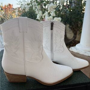White Ankle Boots with Western Stitching and Side Zipper